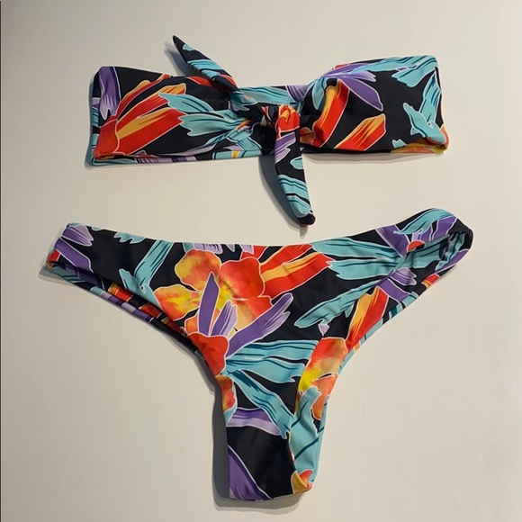 NWOT bikini sz M - Picture 1 of 1